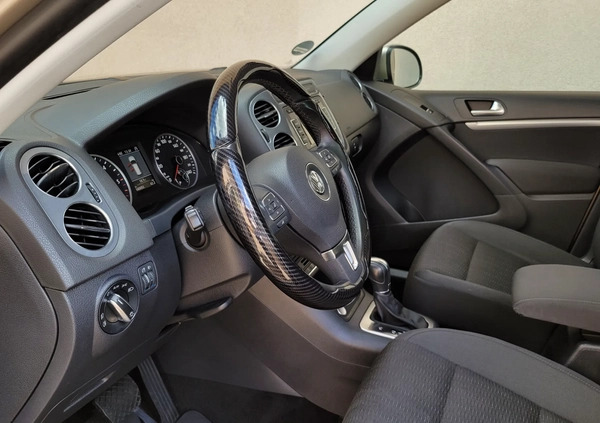 Volkswagen Tiguan cena 59800 przebieg: 140000, rok produkcji 2013 z Drezdenko małe 704